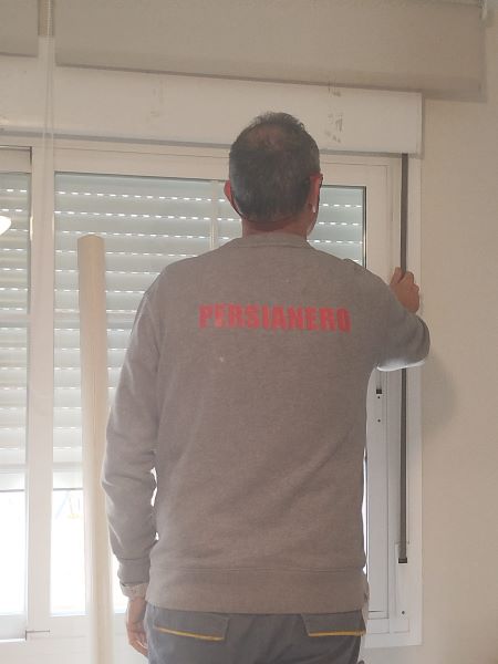 Persiana doméstica inclinada