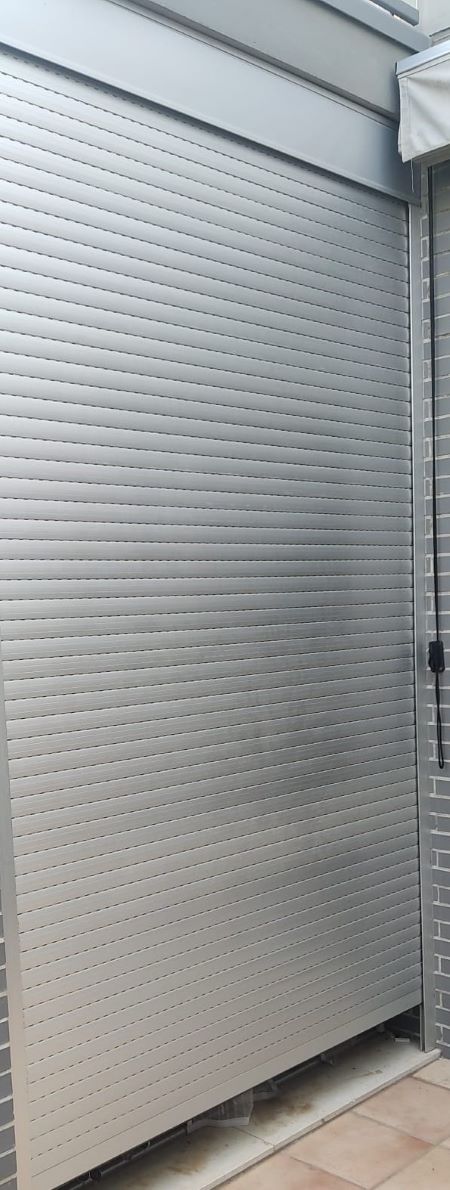 Reparar persiana caída